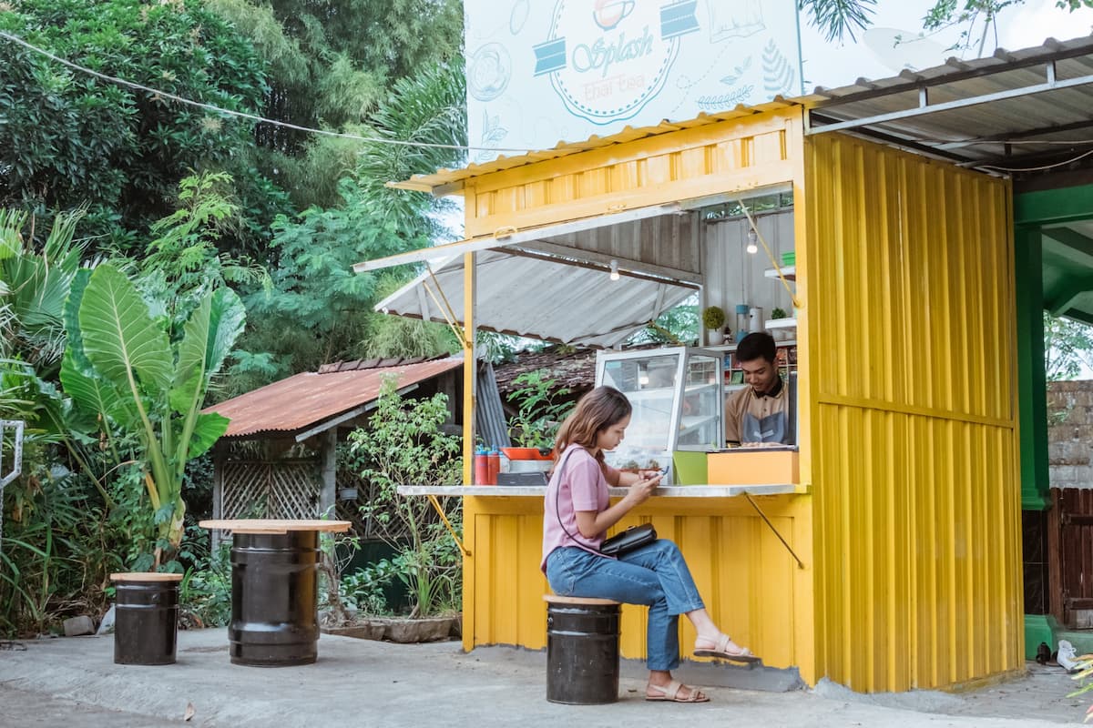 Warung dengan Material Kontainer